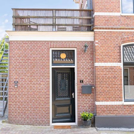Sfeervol Verblijf In Oude Gemeentehuis Eenrum. Dış mekan fotoğraf