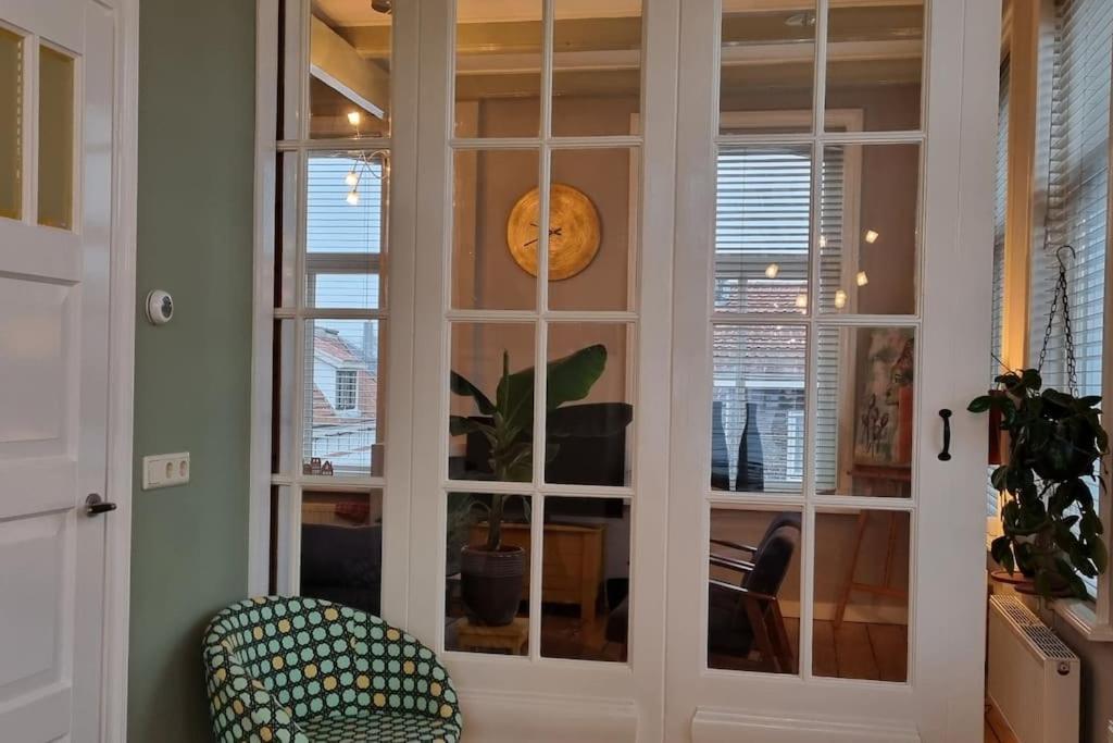 Sfeervol Verblijf In Oude Gemeentehuis Eenrum. Dış mekan fotoğraf