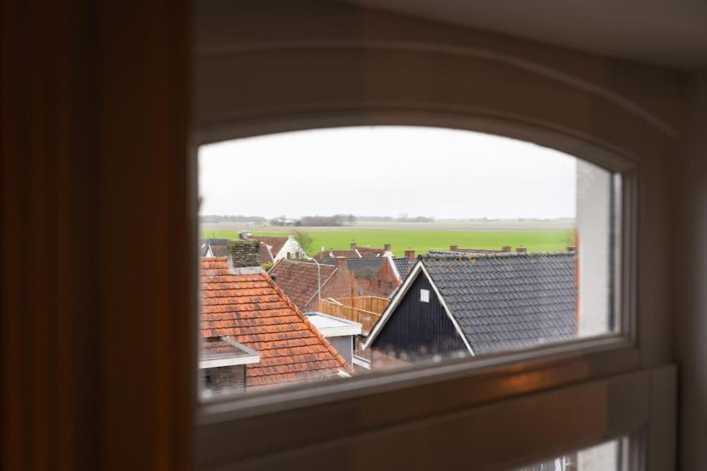 Sfeervol Verblijf In Oude Gemeentehuis Eenrum. Dış mekan fotoğraf