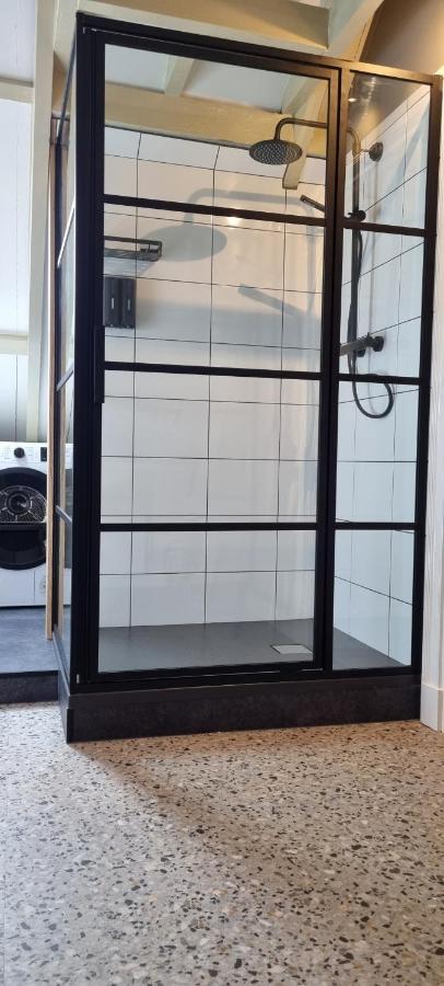 Sfeervol Verblijf In Oude Gemeentehuis Eenrum. Dış mekan fotoğraf