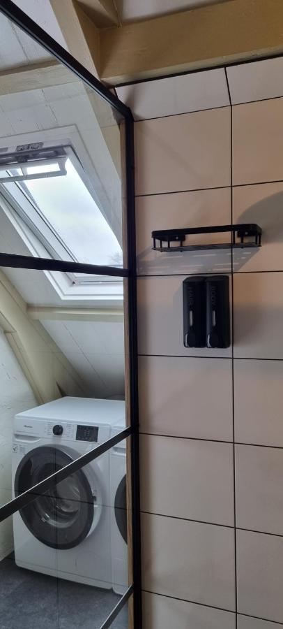 Sfeervol Verblijf In Oude Gemeentehuis Eenrum. Dış mekan fotoğraf